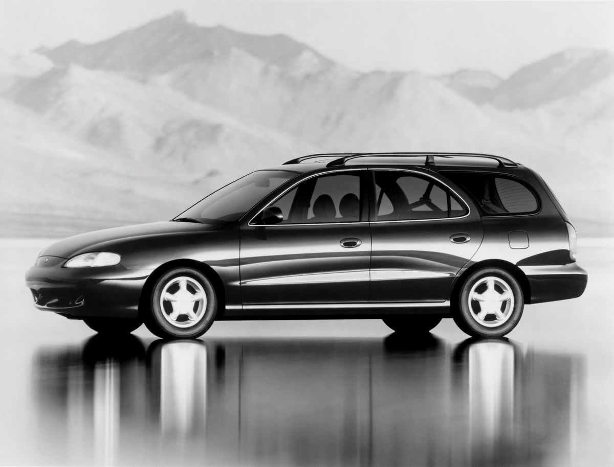יונדאי אלנטרה ‏1995. מרכב, צורה. סטיישן 5 דלתות, 2 דור