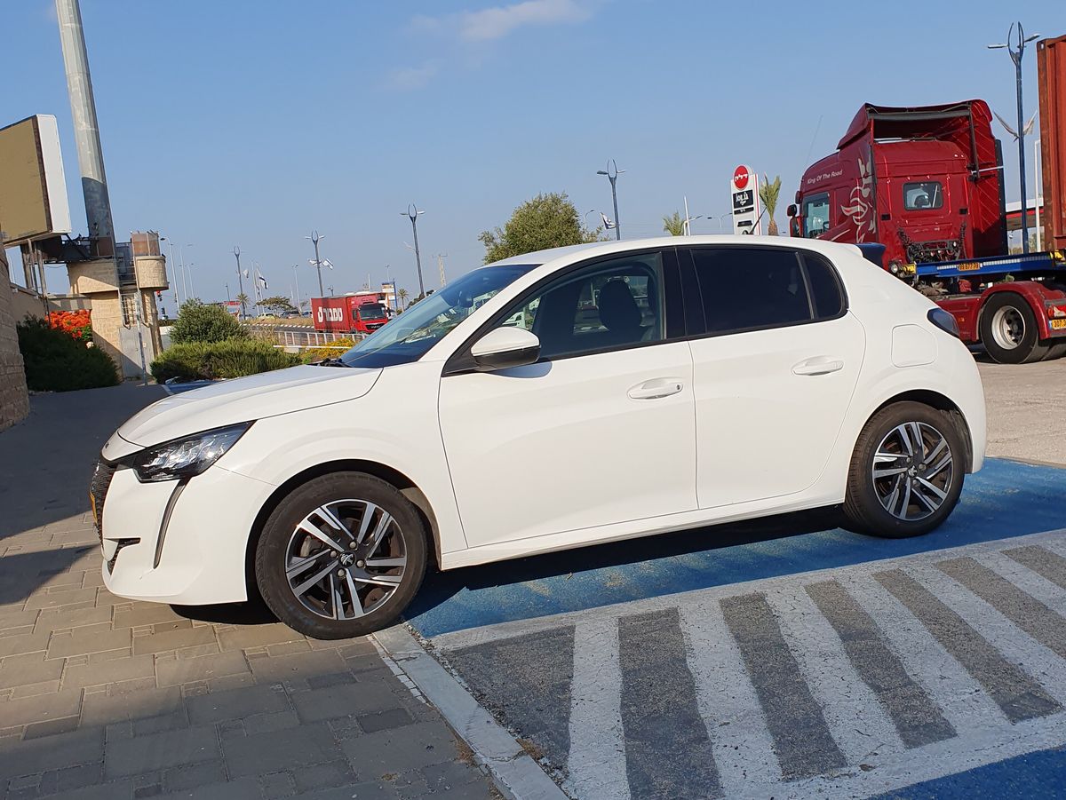 Peugeot 208 с пробегом, 2021, частная рука
