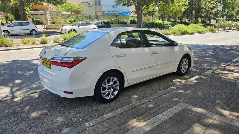 Toyota Corolla 2nd hand, 2016, private
