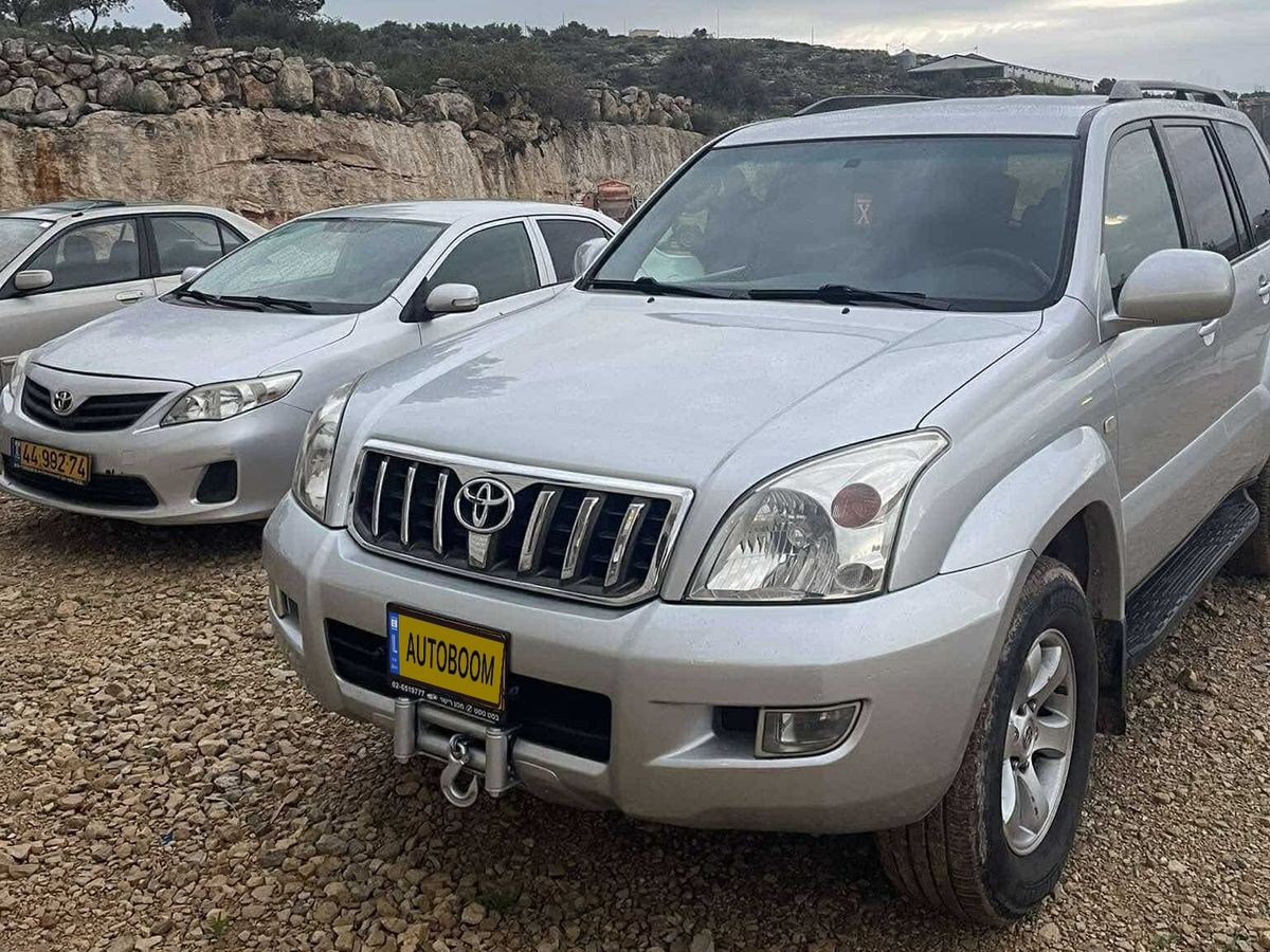 Toyota Land Cruiser 2nd hand, 2006, private hand