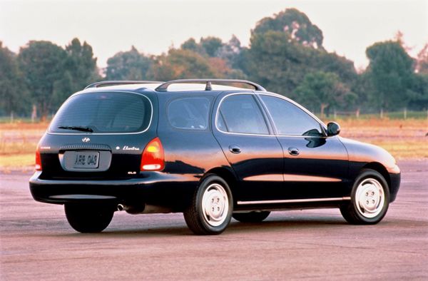 יונדאי אלנטרה ‏1995. מרכב, צורה. סטיישן 5 דלתות, 2 דור