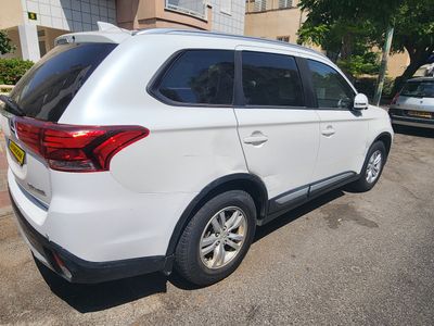 Mitsubishi Outlander 2ème main, 2016, main privée