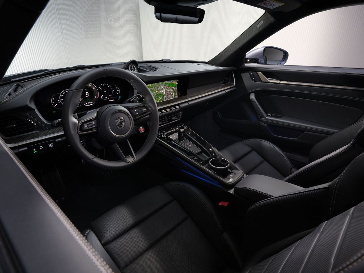 Porsche 911 2024. Передние сидения. Купе, 8 поколение, рестайлинг 1