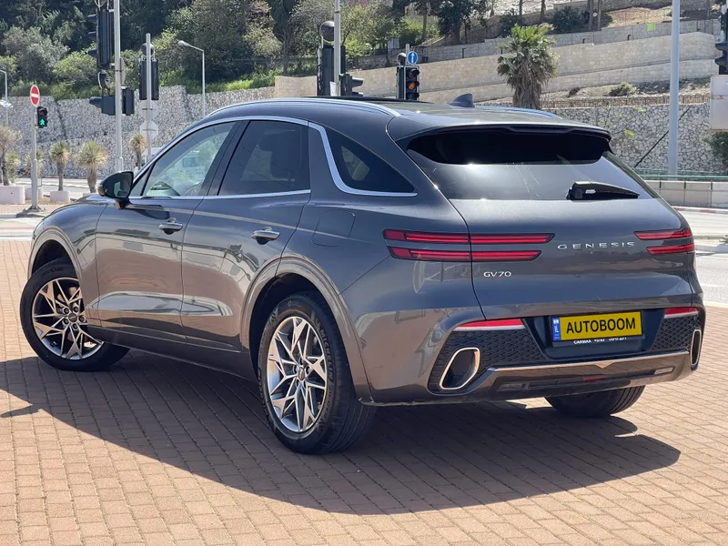 Genesis GV70 2nd hand, 2022, private hand