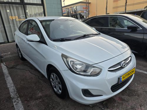 Hyundai i25, 2014, photo