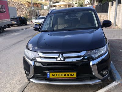 Mitsubishi Outlander 2nd hand, 2015, private hand