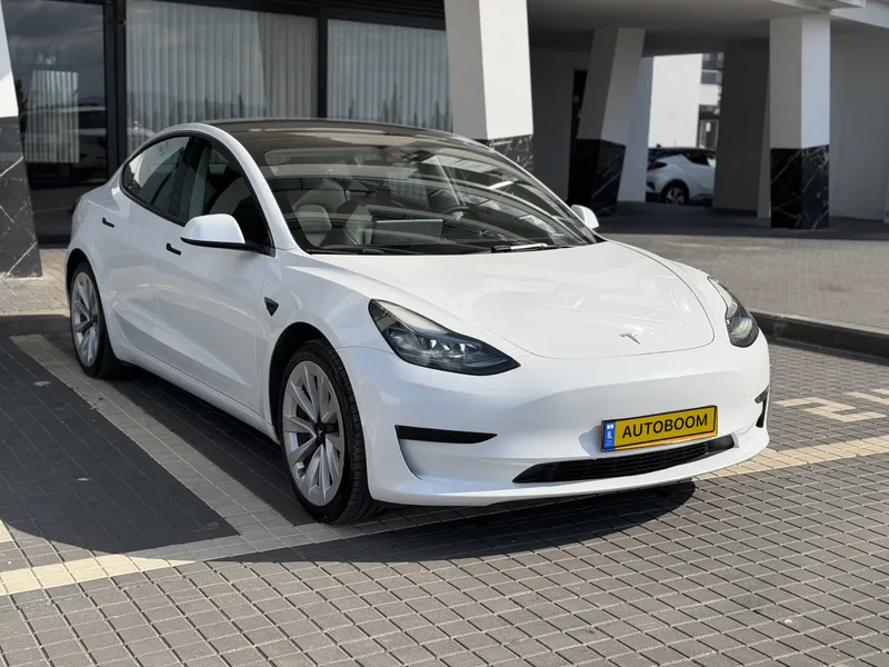 Tesla Model 3 с пробегом, 2022, частная