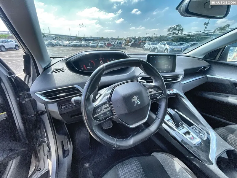 Peugeot 5008 с пробегом, 2021