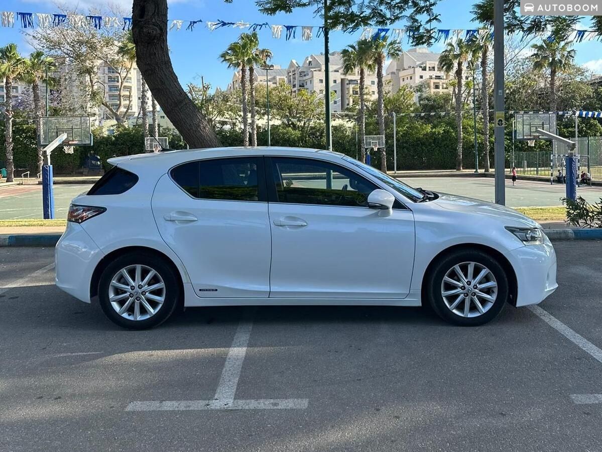 Lexus CT 2nd hand, 2011, private