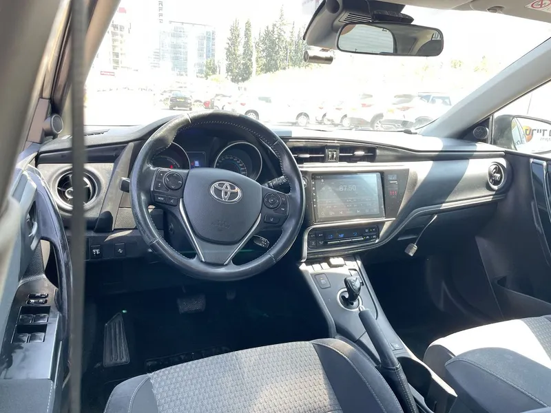 Toyota Auris 2nd hand, 2017, private hand