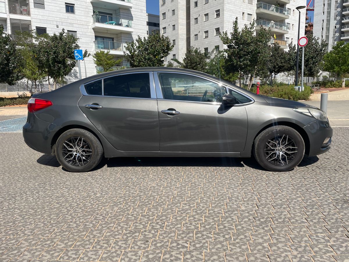 Kia Forte с пробегом, 2013, частная рука
