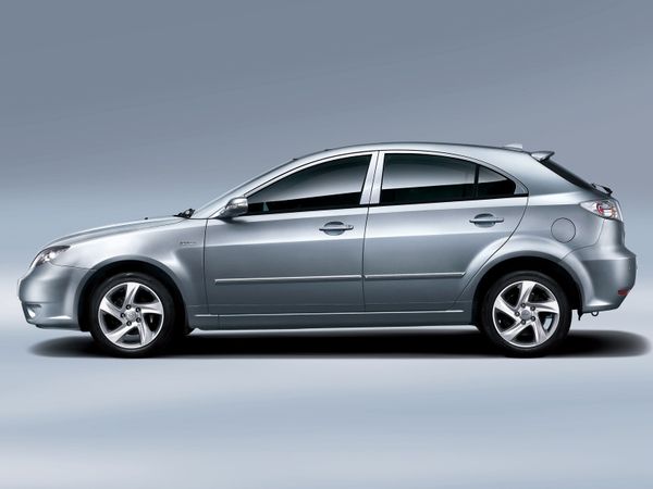 חיימה 3 2011. מרכב, צורה. האצ'בק 5 דלתות, 1 דור