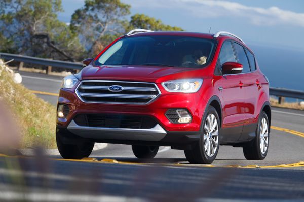 Ford Escape 2015. Carrosserie, extérieur. VUS 5-portes, 3 génération, restyling