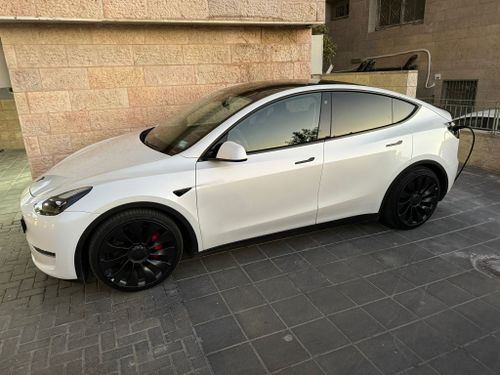Tesla Model Y 2nd hand, 2023, private hand