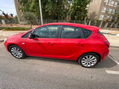 Opel Astra с пробегом, 2011, частная рука