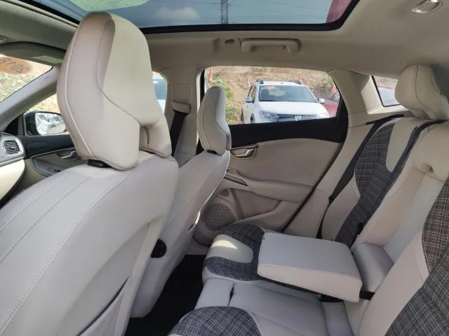 Volvo V40 2ème main, 2018