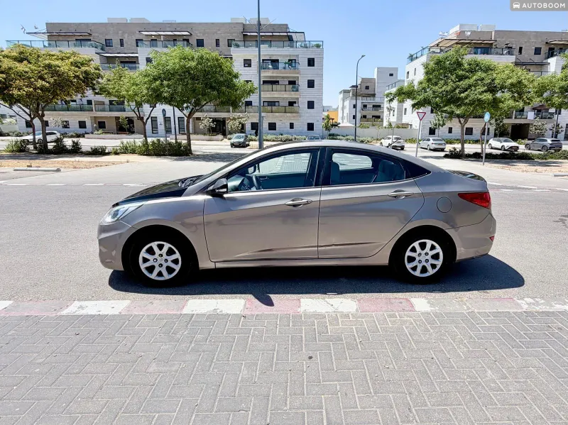 יונדאי i25 יד 2 רכב, 2014