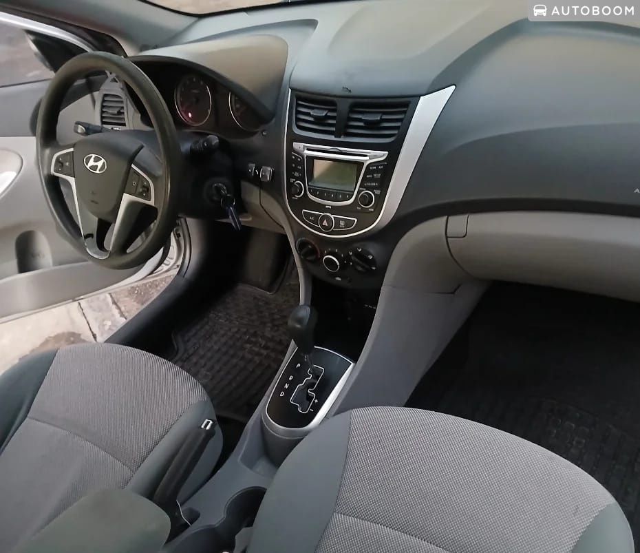 Hyundai i25 2nd hand, 2013
