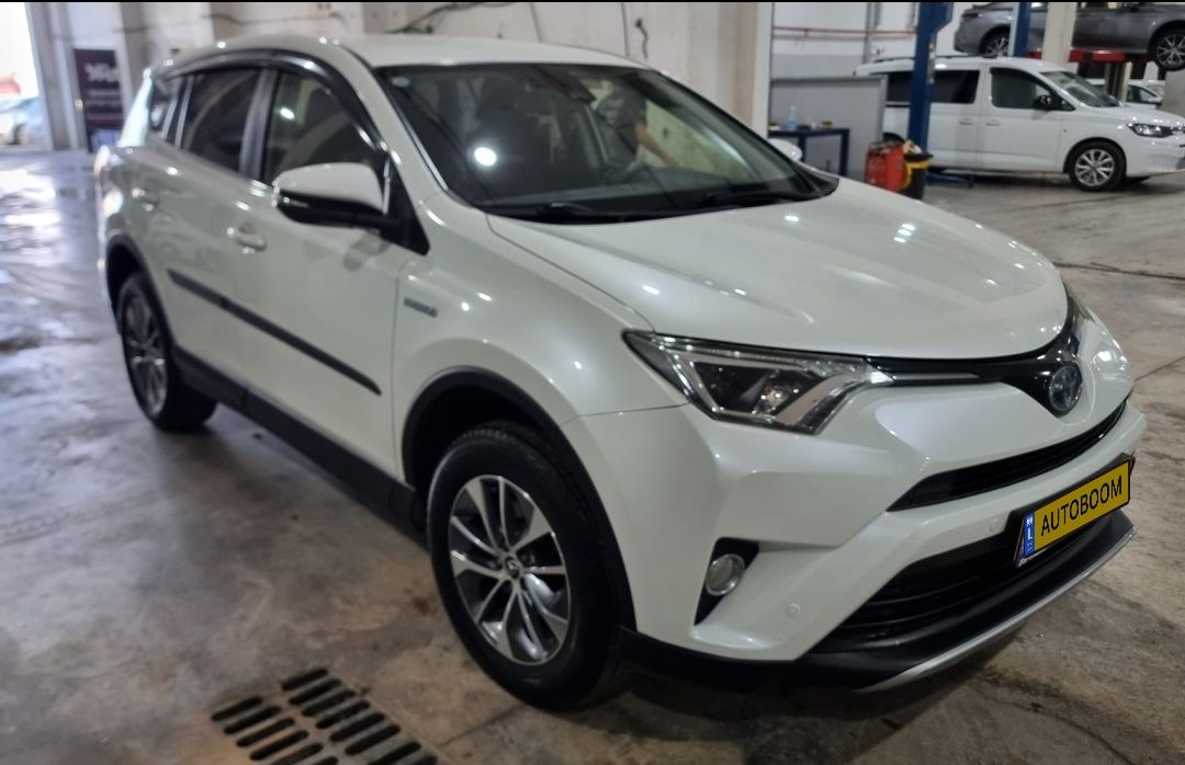 Toyota RAV4 2ème main, 2018, main privée