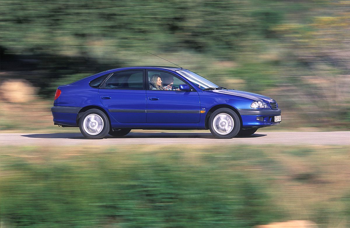 Toyota Avensis 1997. Carrosserie, extérieur. Hatchback 5-portes, 1 génération