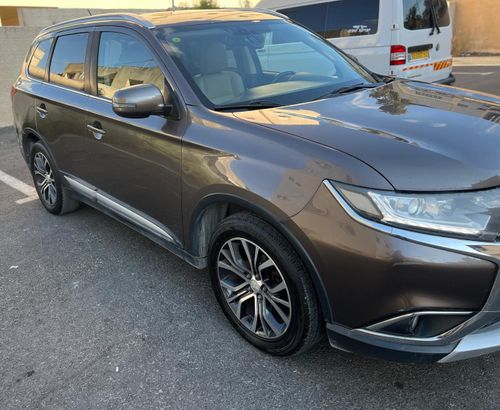 Mitsubishi Outlander 2nd hand, 2016, private hand