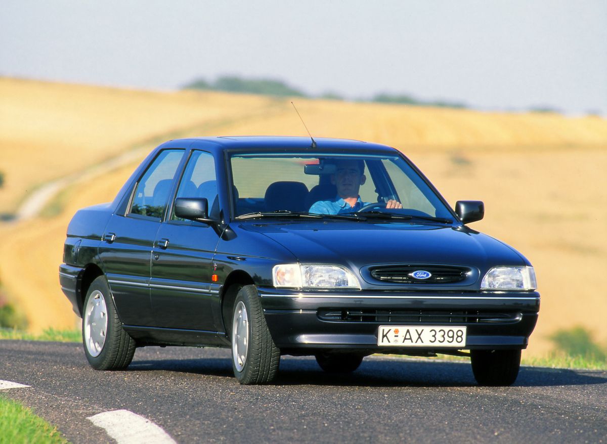 Ford Escort 1991. Carrosserie, extérieur. Berline, 5 génération, restyling 1