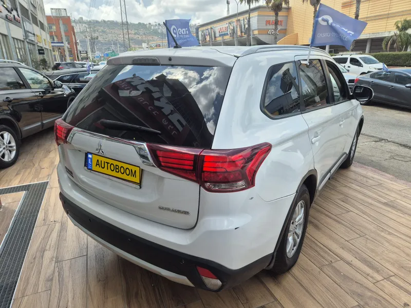 Mitsubishi Outlander 2nd hand, 2016