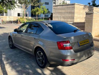 Škoda Octavia 2ème main, 2014, main privée