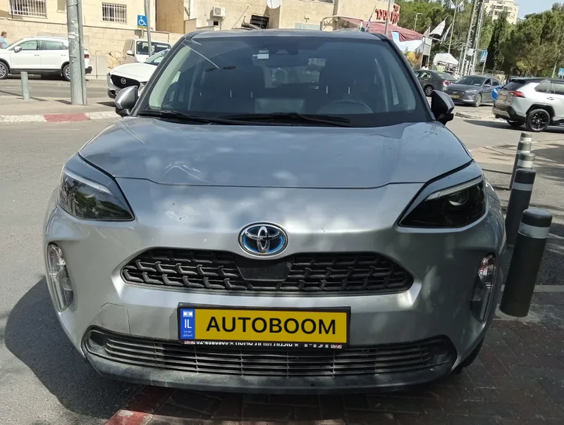 Toyota Yaris Cross с пробегом, 2022, частная рука