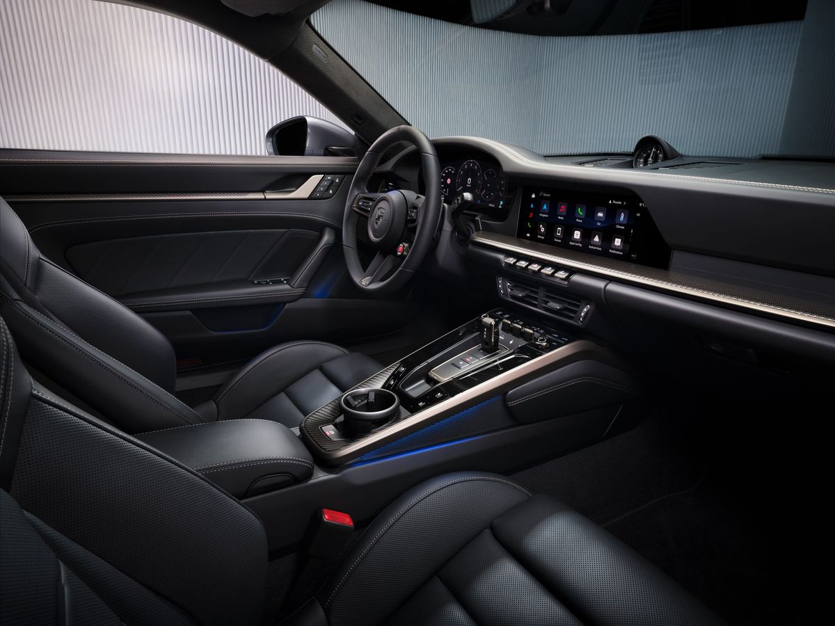 Porsche 911 2024. Передние сидения. Купе, 8 поколение, рестайлинг 1