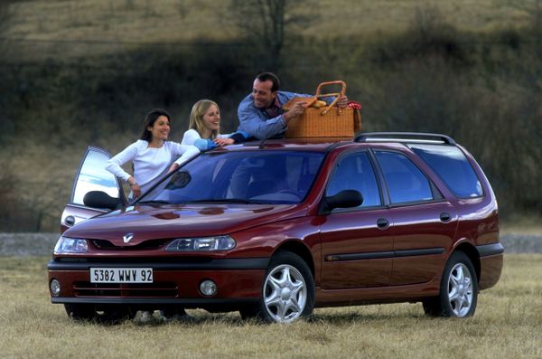Renault Laguna 1995. Carrosserie, extérieur. Break 5-portes, 1 génération