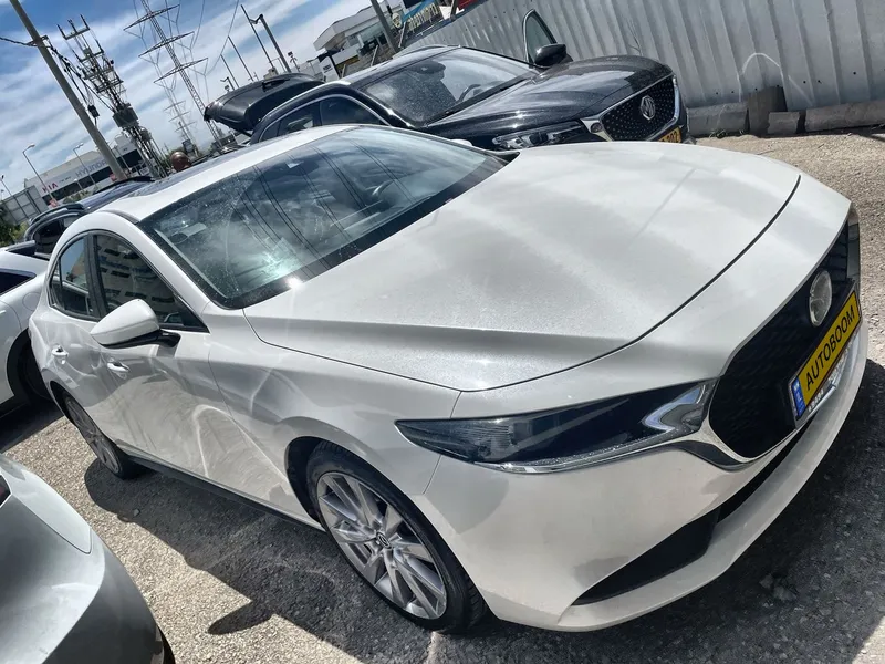 Mazda 3 2nd hand, 2021