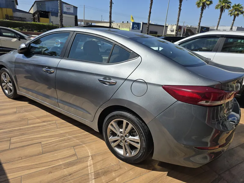 Hyundai Elantra с пробегом, 2018, частная рука