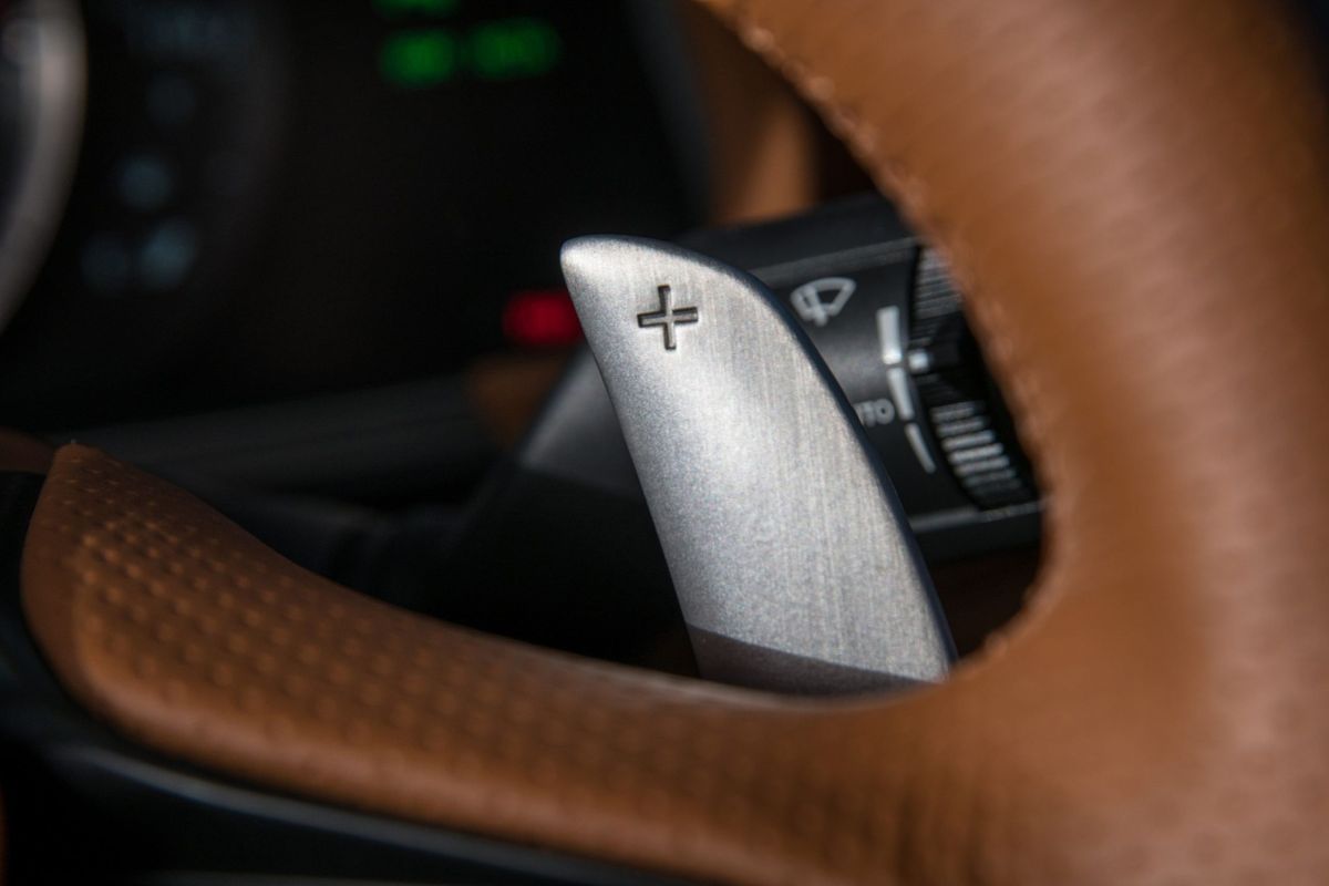 Lexus LC 2024. Руль. Купе, 1 поколение, рестайлинг 1
