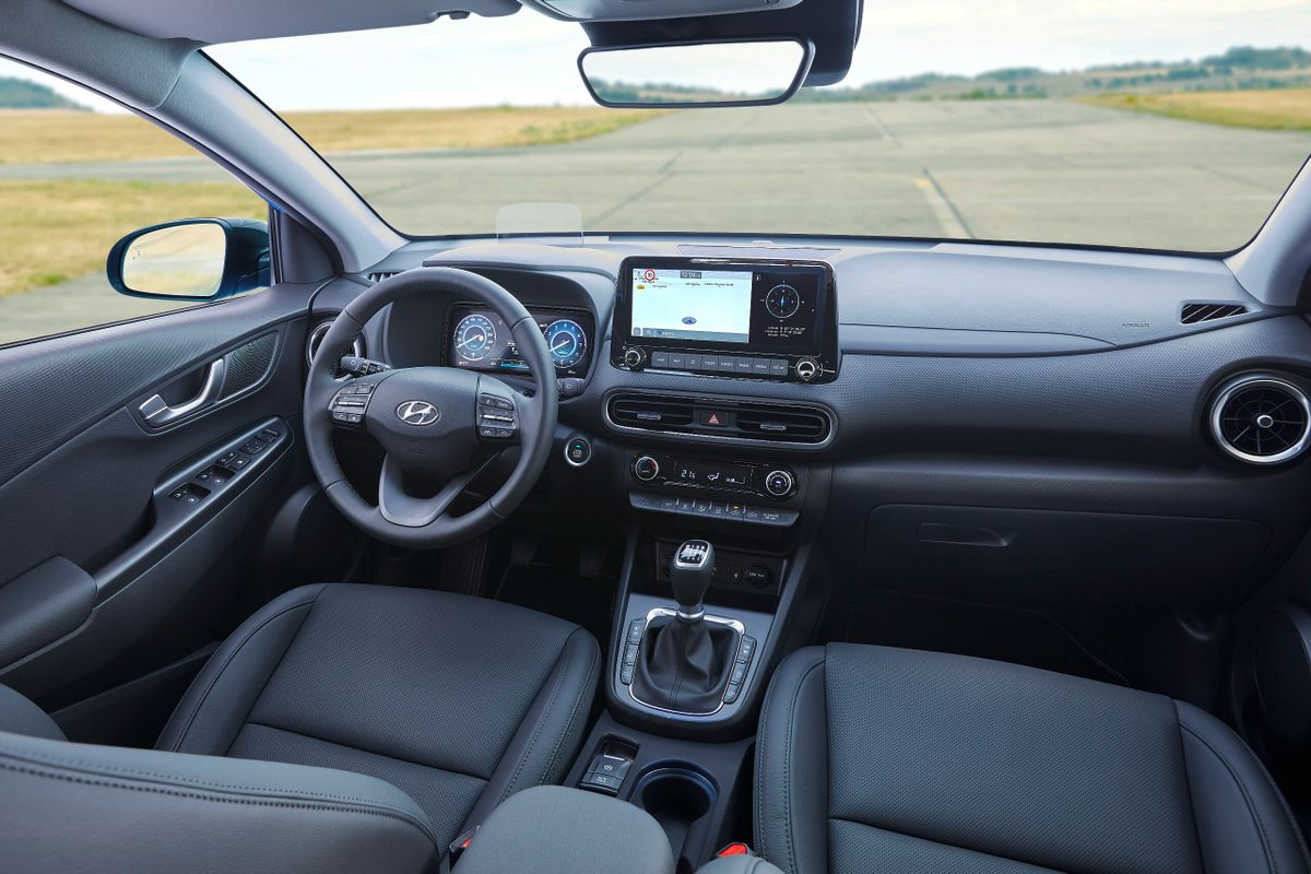 Hyundai Kona 2021. Siéges avants. VUS 5-portes, 1 génération, restyling