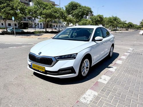 Skoda Octavia, 2022, photo