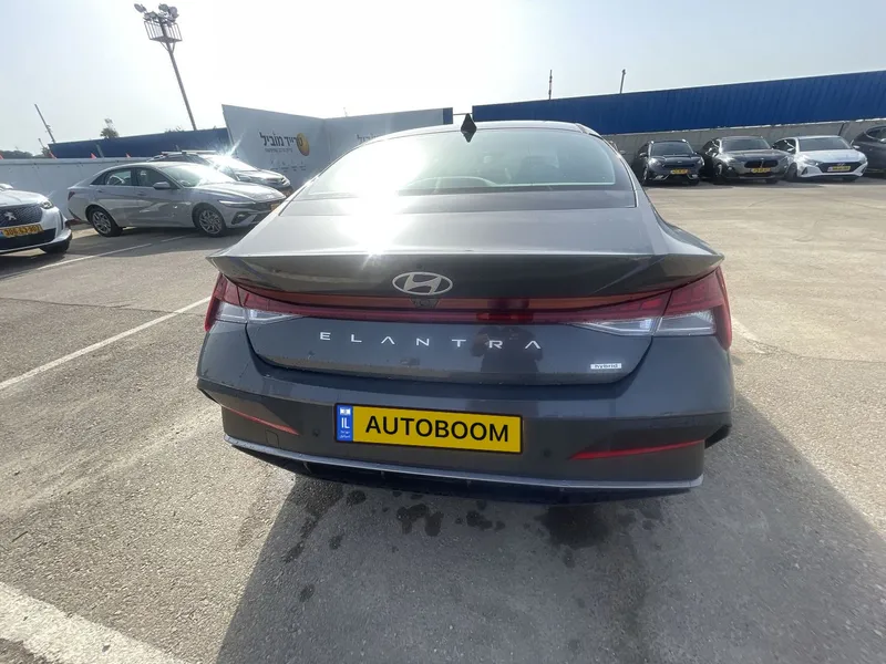 Hyundai Elantra new car, 2024