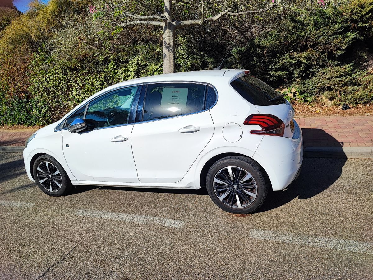 Peugeot 208 2nd hand, 2018, private hand