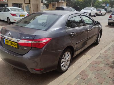 Toyota Corolla 2nd hand, 2015, private hand