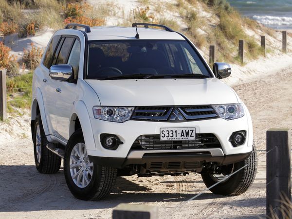 Mitsubishi Challenger 2013. Carrosserie, extérieur. VUS 5-portes, 2 génération, restyling
