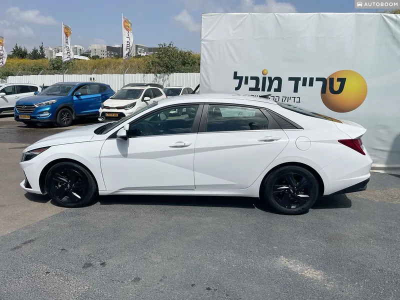 Hyundai Elantra с пробегом, 2022, частная