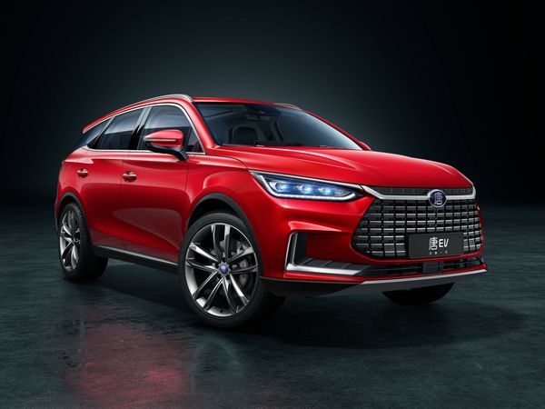 BYD تانغ ‏2019. الهيكل، المظهر الخارجي. SUV ٥ أبواب, 2 الجيل