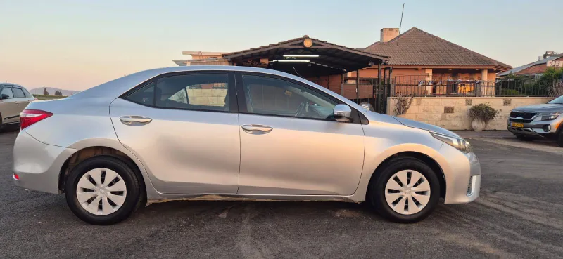 Toyota Corolla 2ème main, 2014
