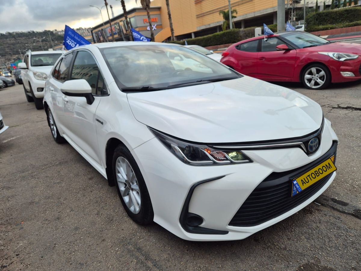 Toyota Corolla с пробегом, 2021