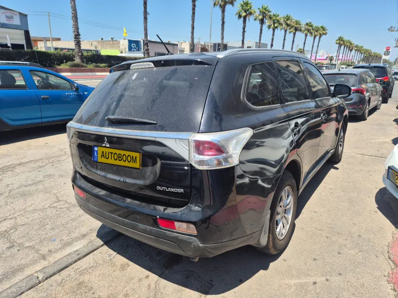 Mitsubishi Outlander 2nd hand, 2014