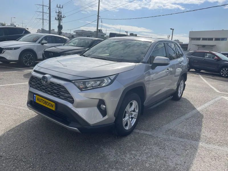 Toyota RAV4 2nd hand, 2021, private hand