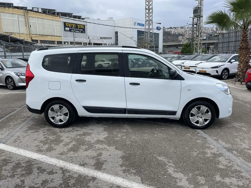 Dacia Lodgy 2nd hand, 2021