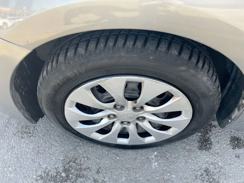 Kia Carens 2nd hand, 2016, private hand