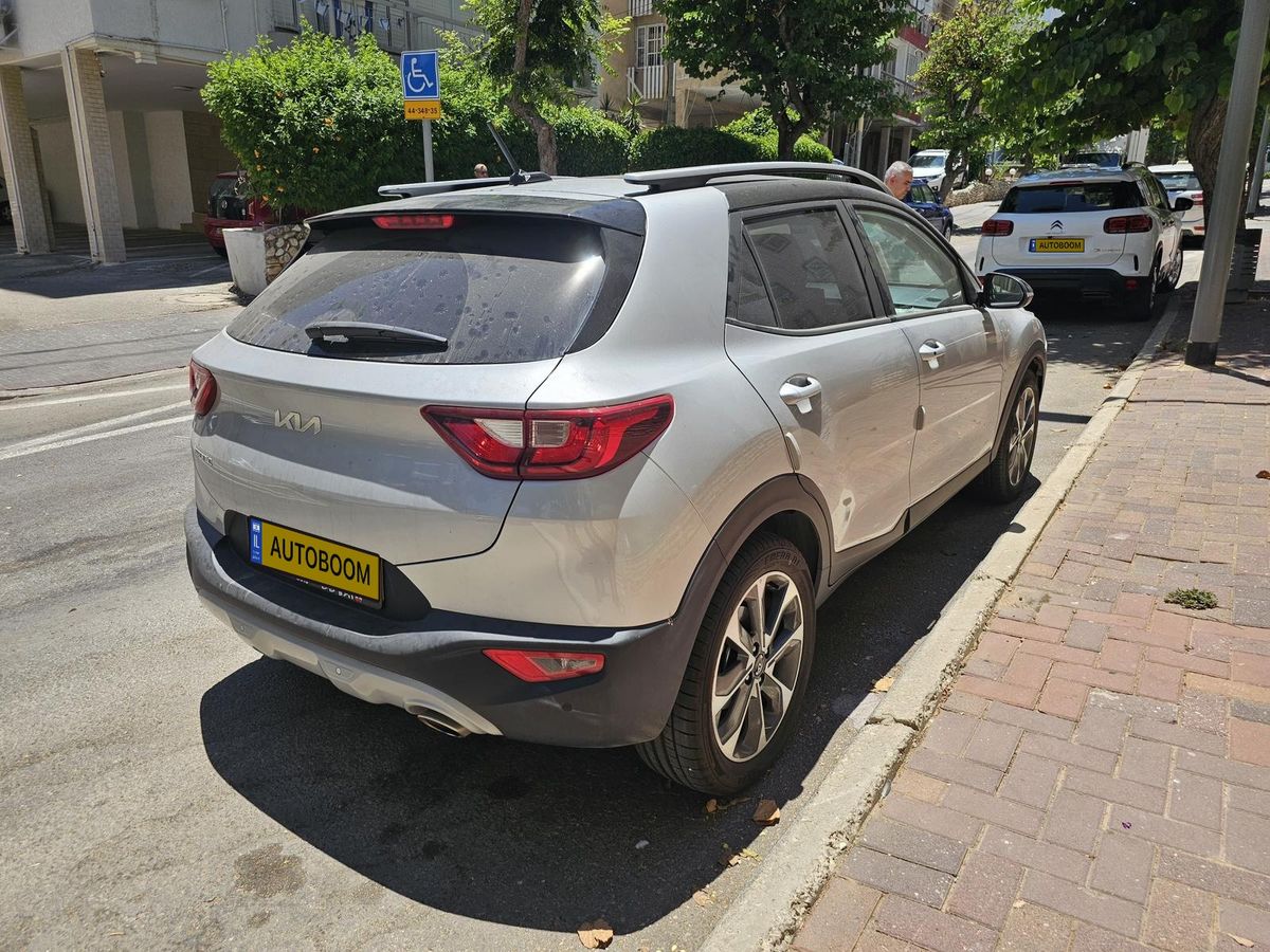 Kia Stonic 2nd hand, 2023, private