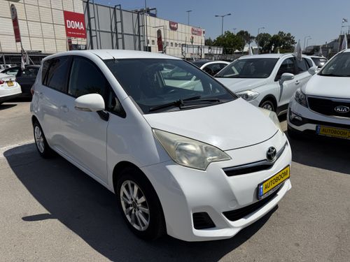 Toyota Space Verso, 2011, photo